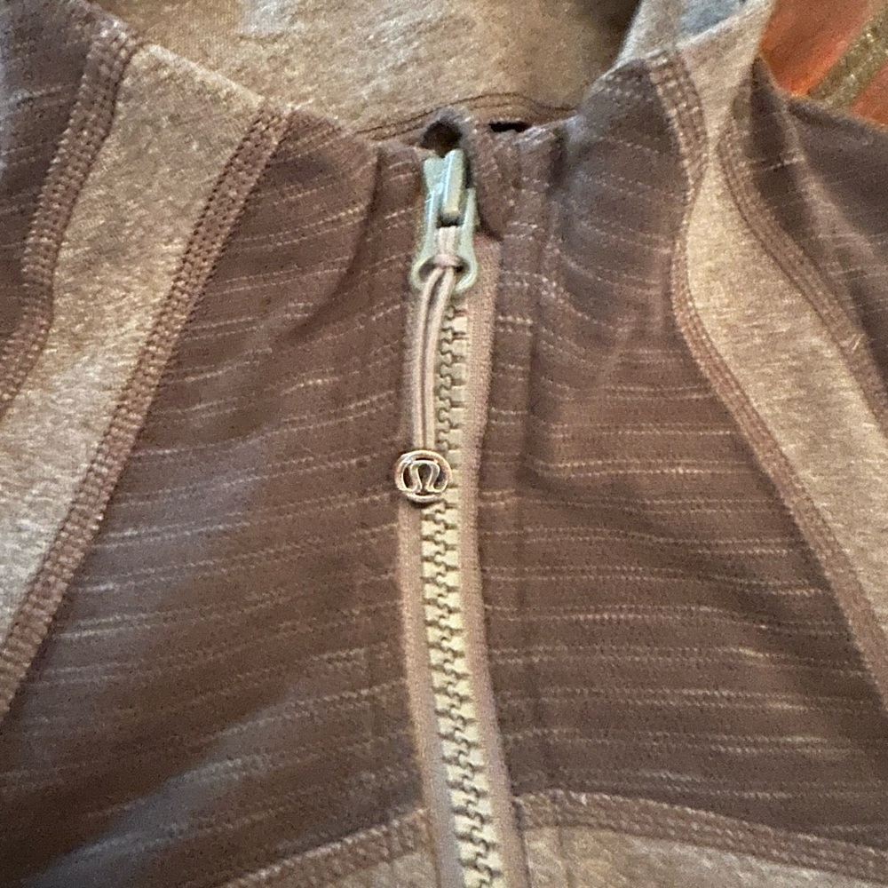 Lululemon Define Jacket - Picture 5 of 6